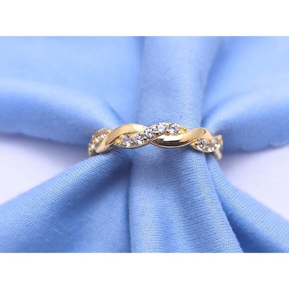 Beautiful 14K Solid Yellow Gold Designer Spiral CZ Wedding Band Ring - Size 8